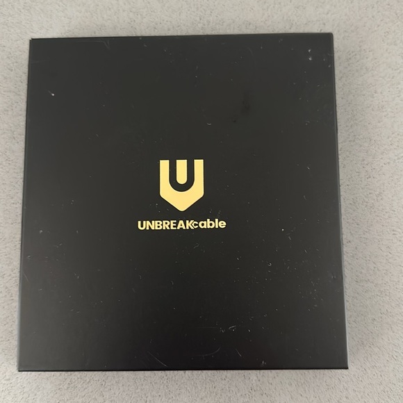 Unbreakcable Apple AirTag protectors 4 pack - Picture 2 of 5